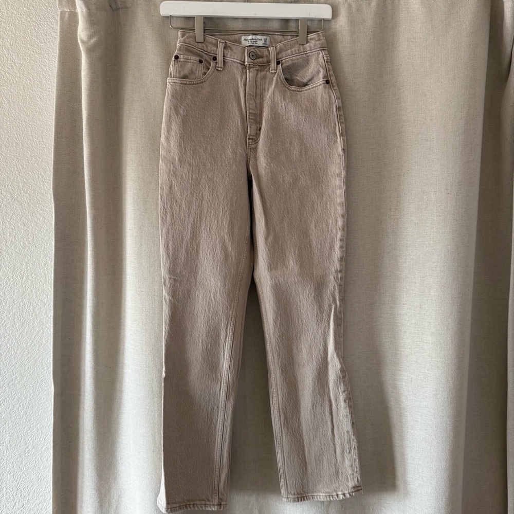 Abercrombie & Fitch Straight Leg Jeans in Light Beige - Picture 2 of 9